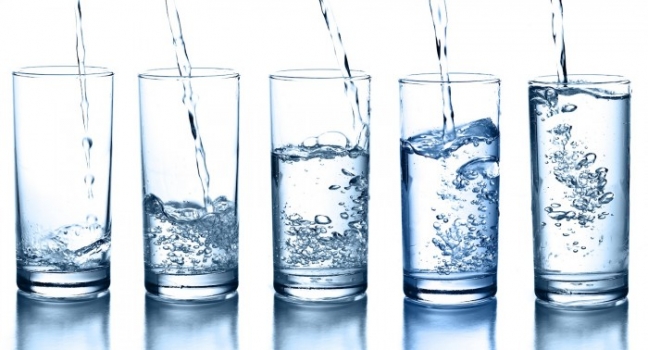 Canal caridad Maligno Ocho vasos de agua al día: el vídeo viralizado en You Tube - Blog